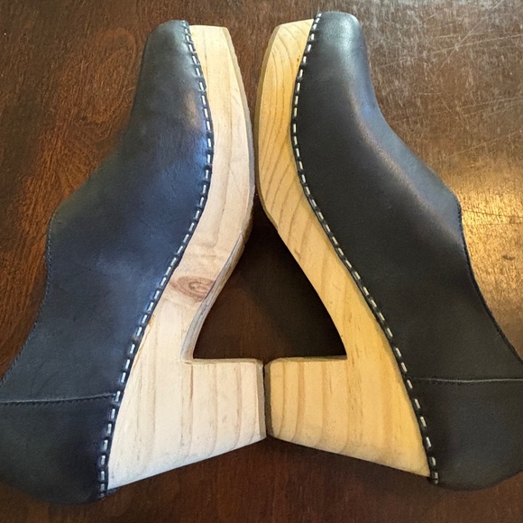 Free People Black Leather Clogs with Tan Wooden Heel - Picture 9 of 10